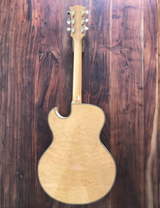 L'Échoppe du luthier Aria2312 Back